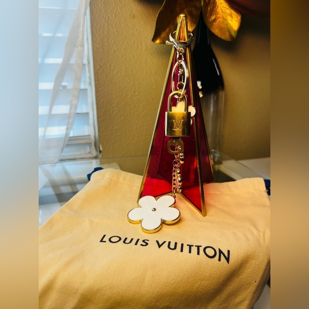 Authentic Louis Vuitton Lock & Key only #310 - Picture 4 of 9
